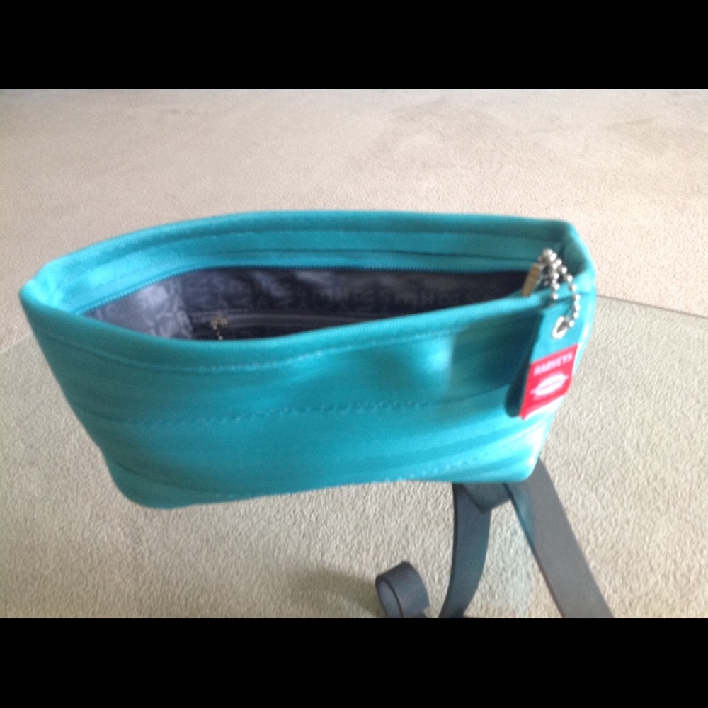 Harvey's original seatbelt makeup bag - w/tag